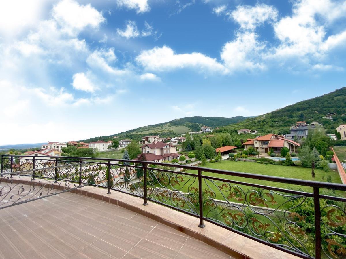 Alchemist Residence Von Goldenburg Belashtitsa Ngoại thất bức ảnh